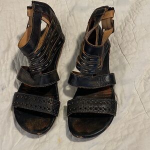 Bed Stu Black Leather Sandals Sz 9